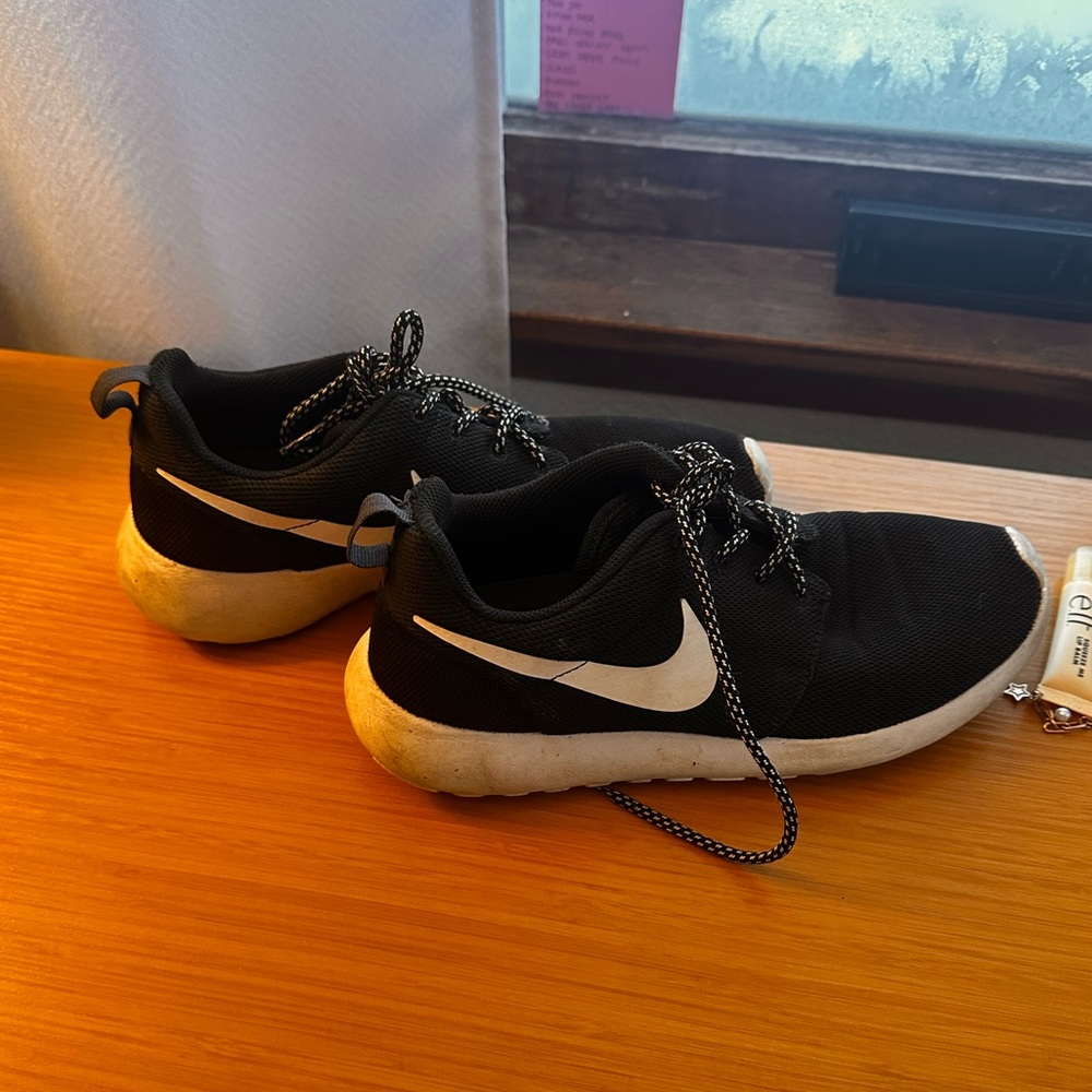 nike rossi gym shoes